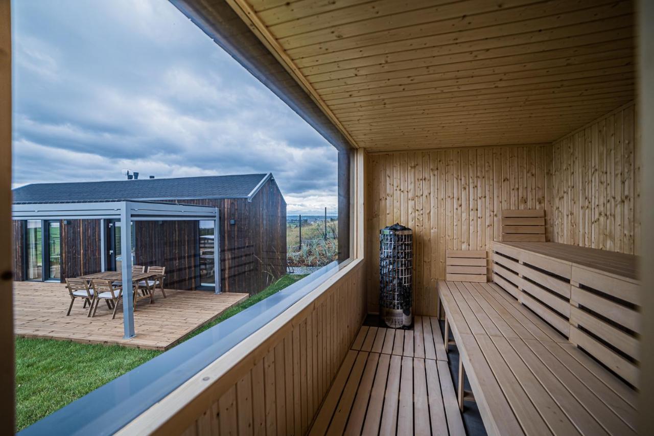 Nowe Domki Deluxe Z Widokiem Na Zatoke Z Basenem I Sauna Oslonino Exterior foto