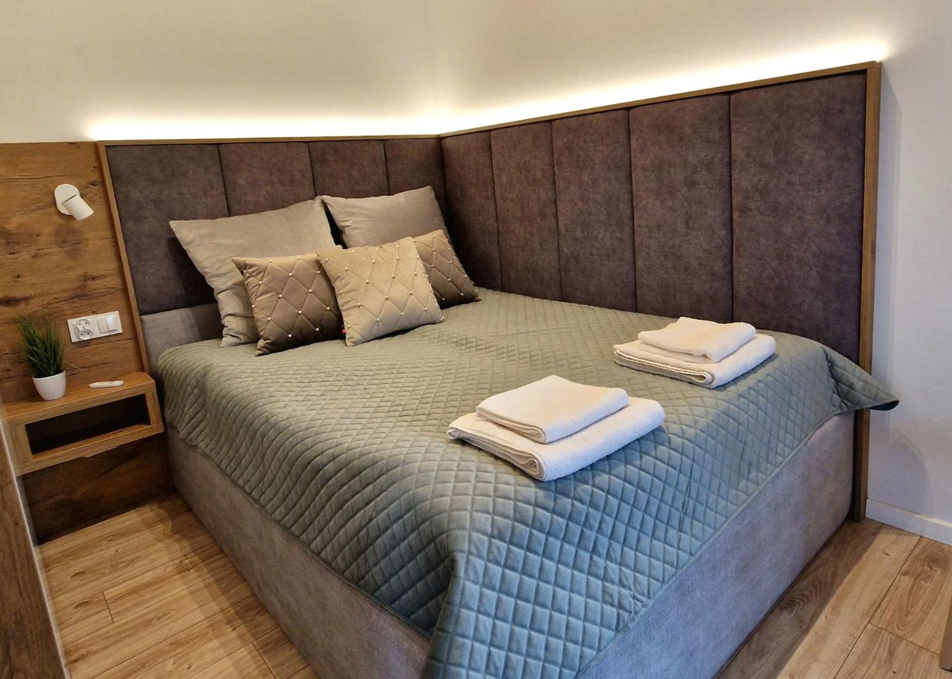 Nowe Domki Deluxe Z Widokiem Na Zatoke Z Basenem I Sauna Oslonino Exterior foto